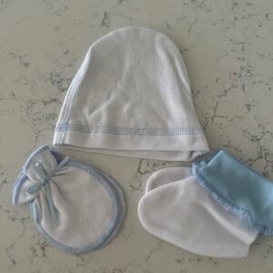 New born baby set - hat, mittens, socks